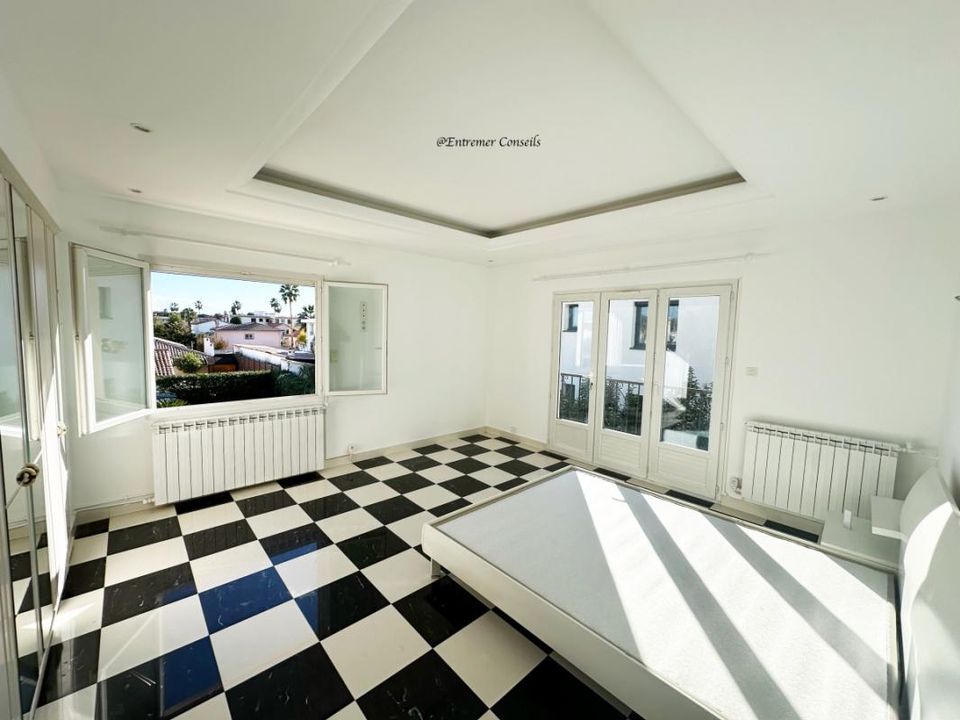Villa i Villeneuve-Loubet, Alpes-Maritimes - foto 3