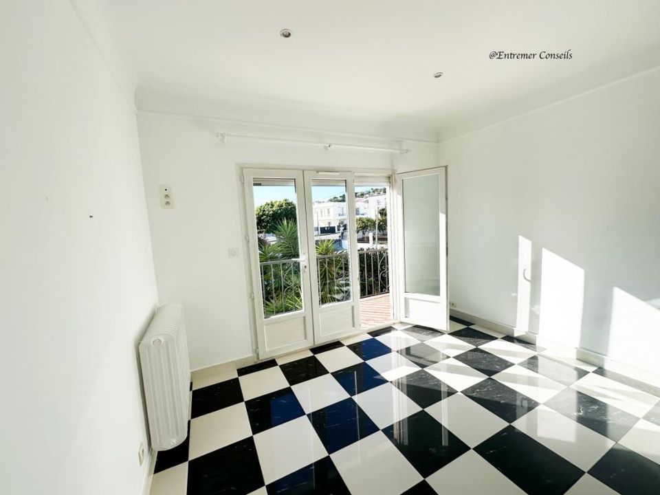 Villa i Villeneuve-Loubet, Alpes-Maritimes - foto 4