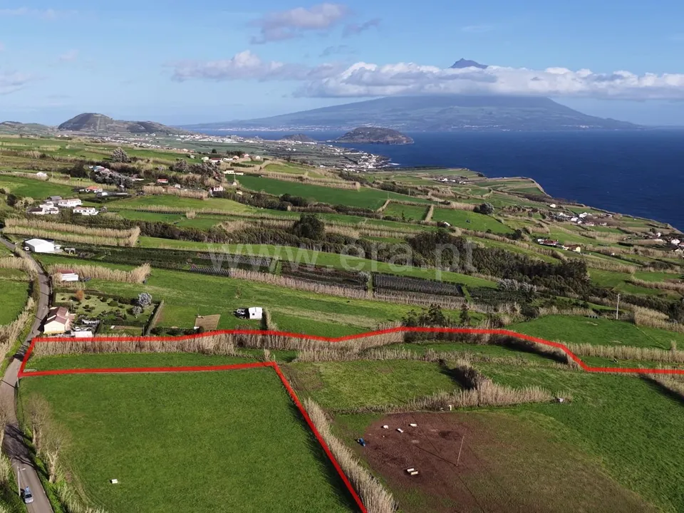 Terreno en Horta, Faial - foto 1