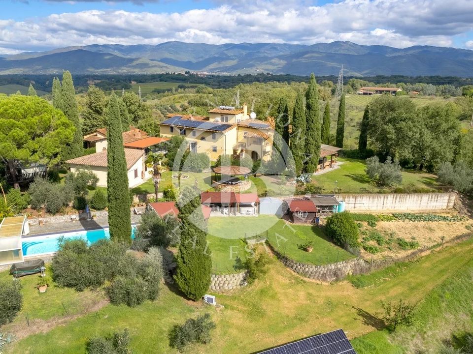 Landejendom i Terranuova Bracciolini, Arezzo - foto 1
