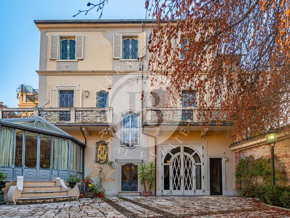 Villa en Turin, Turin - foto 1