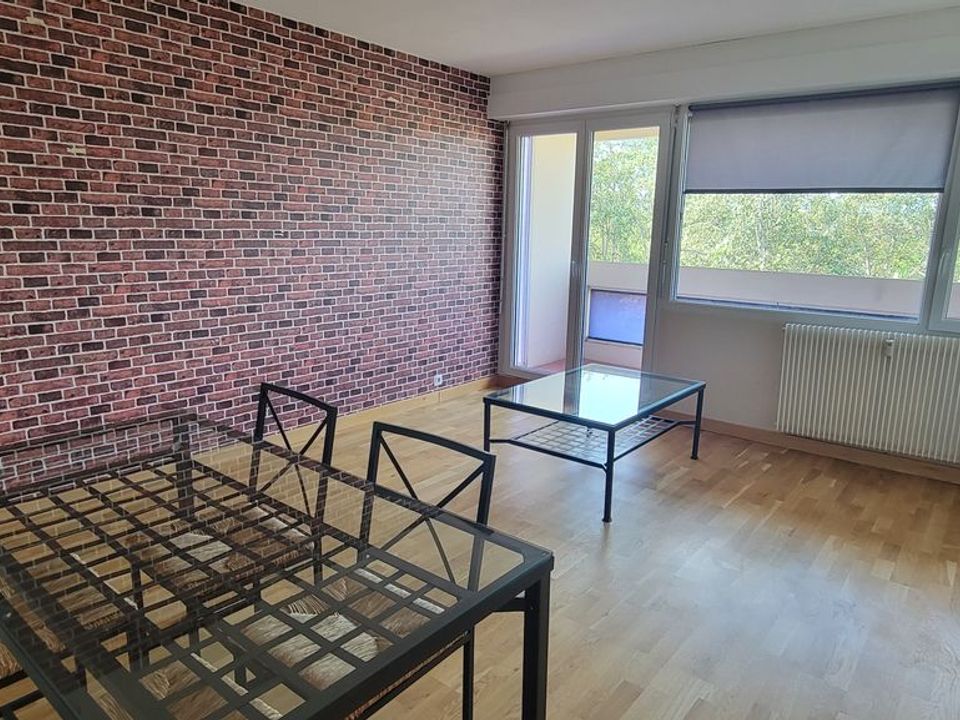 Apartment in Bourg-en-Bresse, Ain - photo 1