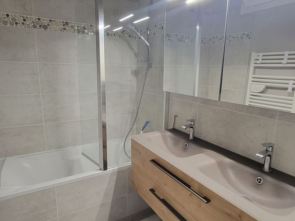 Apartment in Bourg-en-Bresse, Ain - photo 3