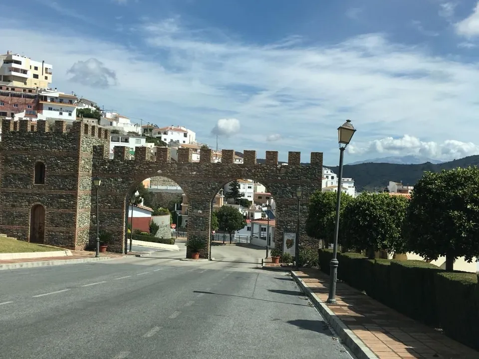 Helårsgrund i Moclinejo, Malaga - foto 2