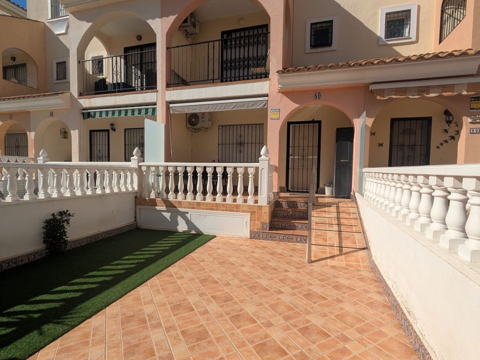 Byhus i Playa Flamenca, Alicante - foto 2