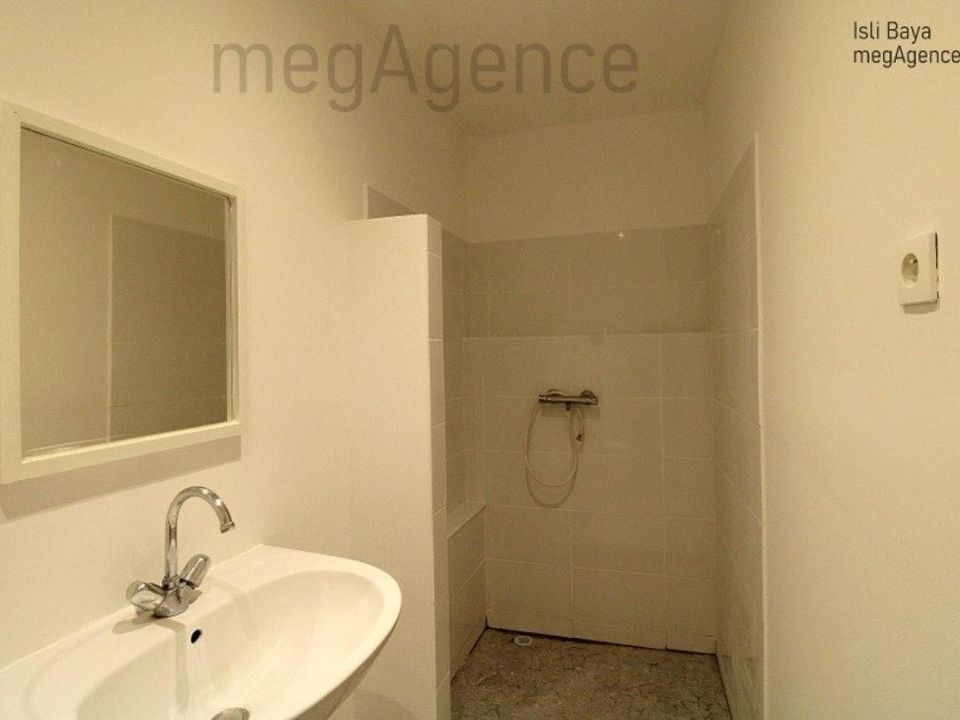 Apartment in Saint-Chamond, Loire - photo 3