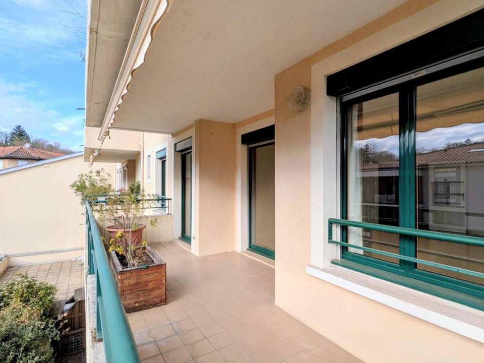 Lejlighed i Charbonnières-les-Bains, Rhone - foto 1