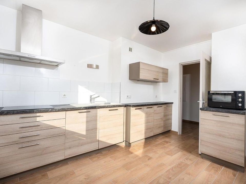 Villa i Saint-Etienne, Loire - foto 1