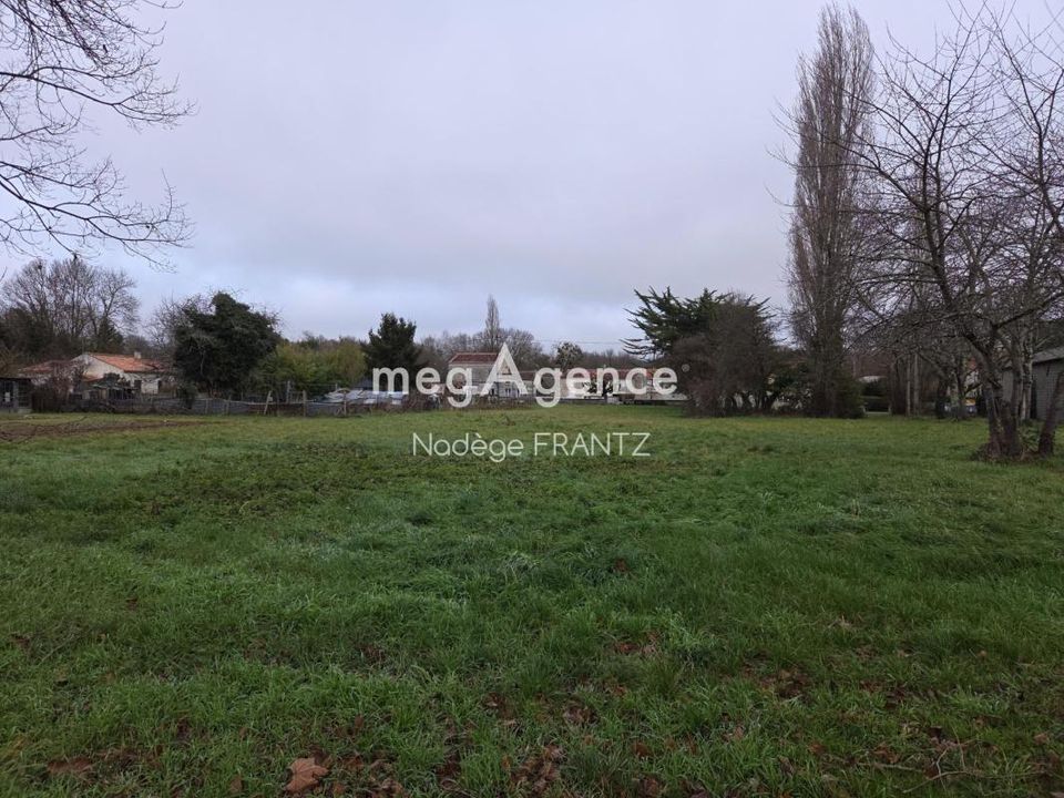 Helårsgrund i Authon-Ebeon, Charente-Maritime - foto 3