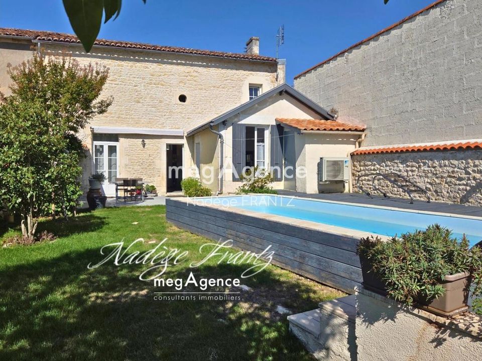 Villa i Saint-Jean-d'Angely, Charente-Maritime - foto 1