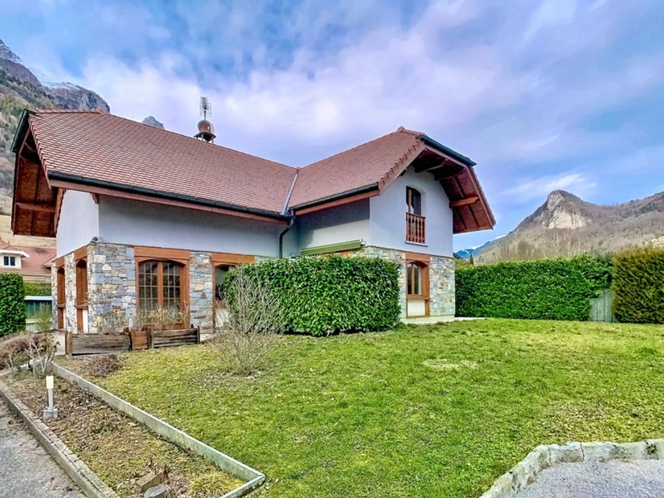 Villa i Faverges, Haute-Savoie - bilde 2