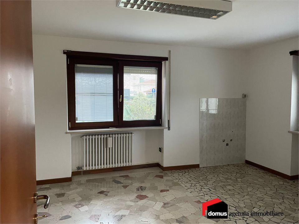Erhvervsejendom i Thiene, Vicenza - foto 2