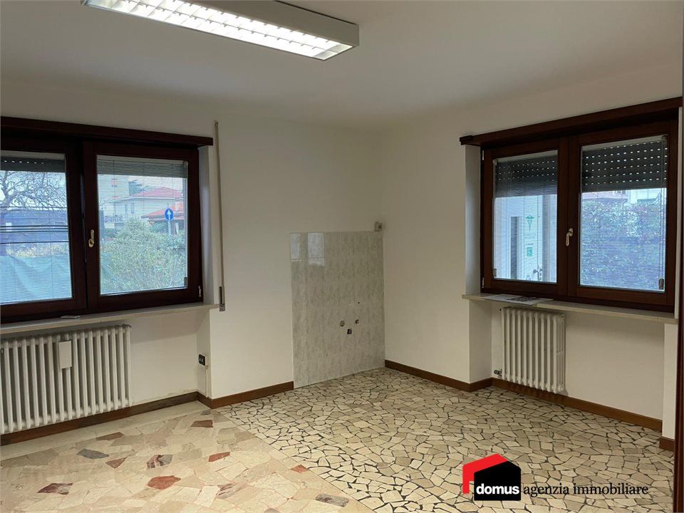 Propiedad comercial en Thiene, Vicenza - foto 1