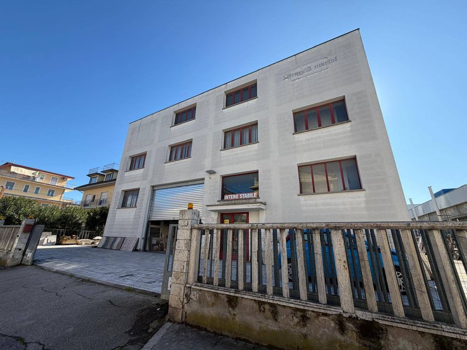 Erhvervsejendom i San Benedetto Del Tronto, Ascoli Piceno - foto 4