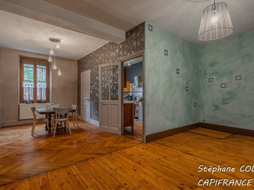 Byhus i Saint-Quentin-sur-Isère, Isere - foto 1