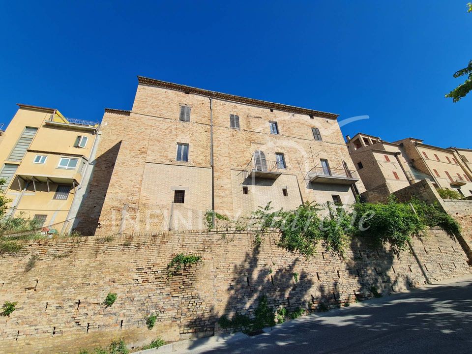 Erhvervsejendom i Morrovalle, Macerata - foto 1