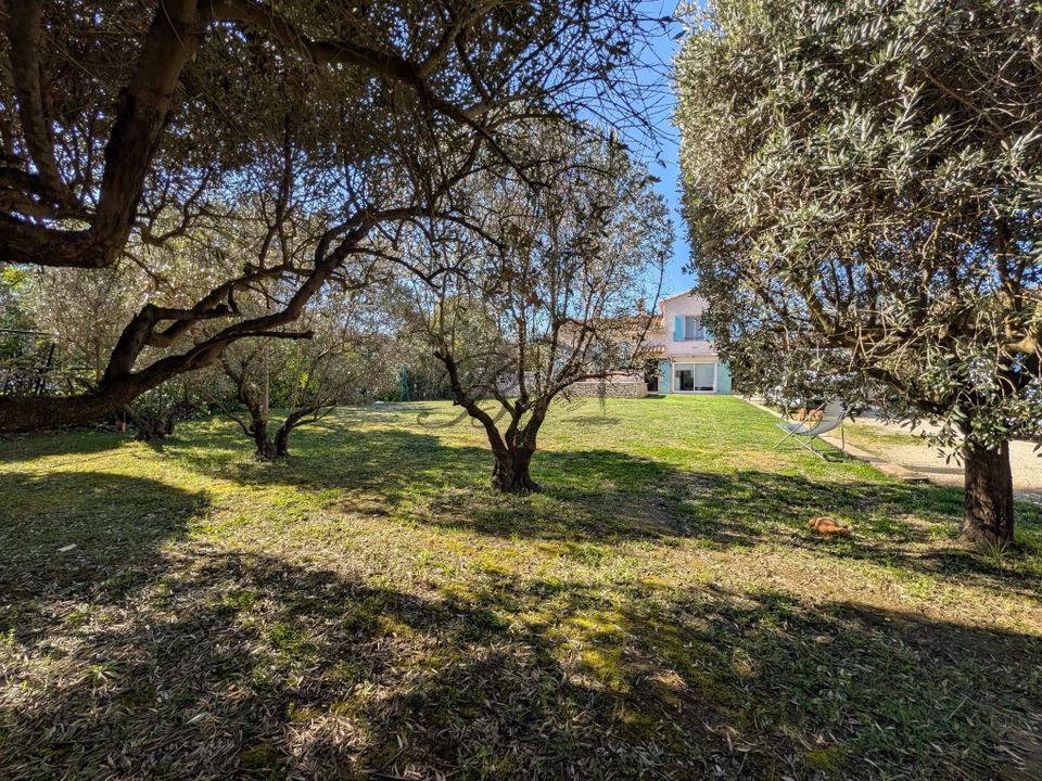 Villa i La Tour-d'Aigues, Vaucluse - foto 1