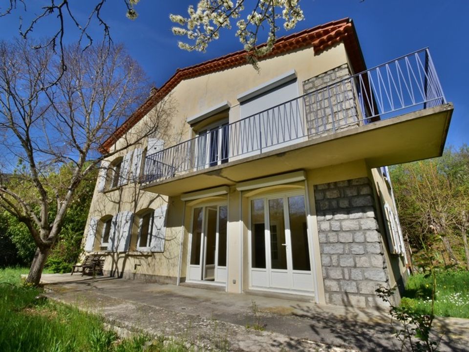 Villa i Digne-les-Bains, Alpes-de-Haute-Provence - bilde 1