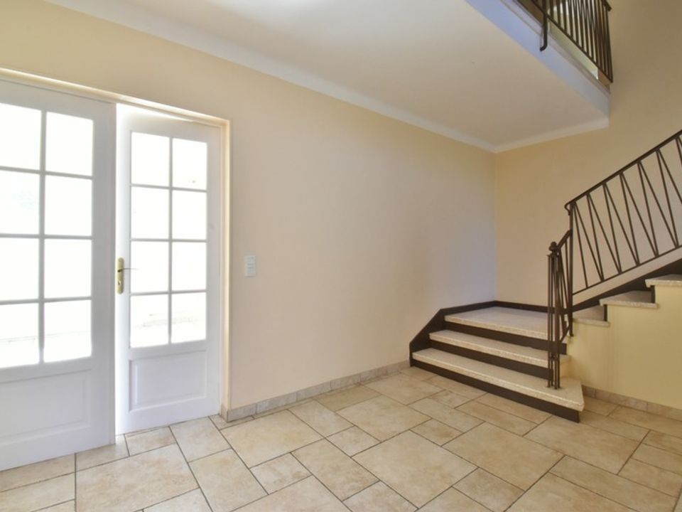 Villa i Digne-les-Bains, Alpes-de-Haute-Provence - bilde 3