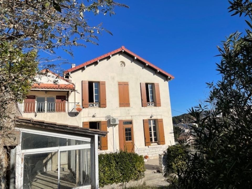 Landejendom i Marseille, Bouches-du-Rhone - foto 1