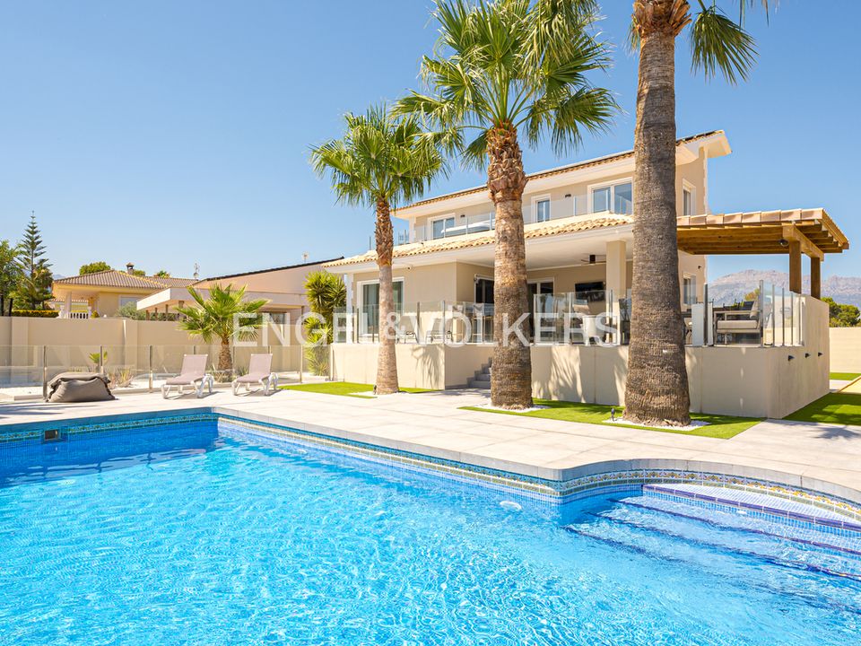 Villa i Alfaz del Pi, Alicante - foto 1