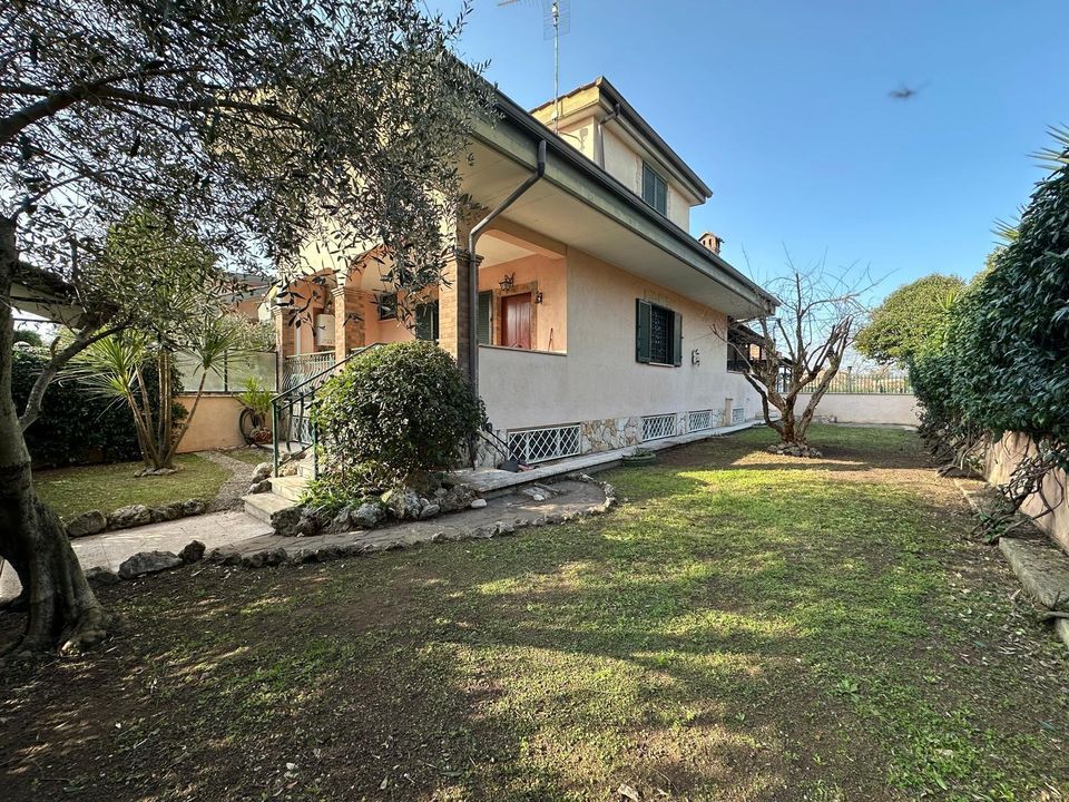 Villa i Guidonia Montecelio, Rome - foto 1