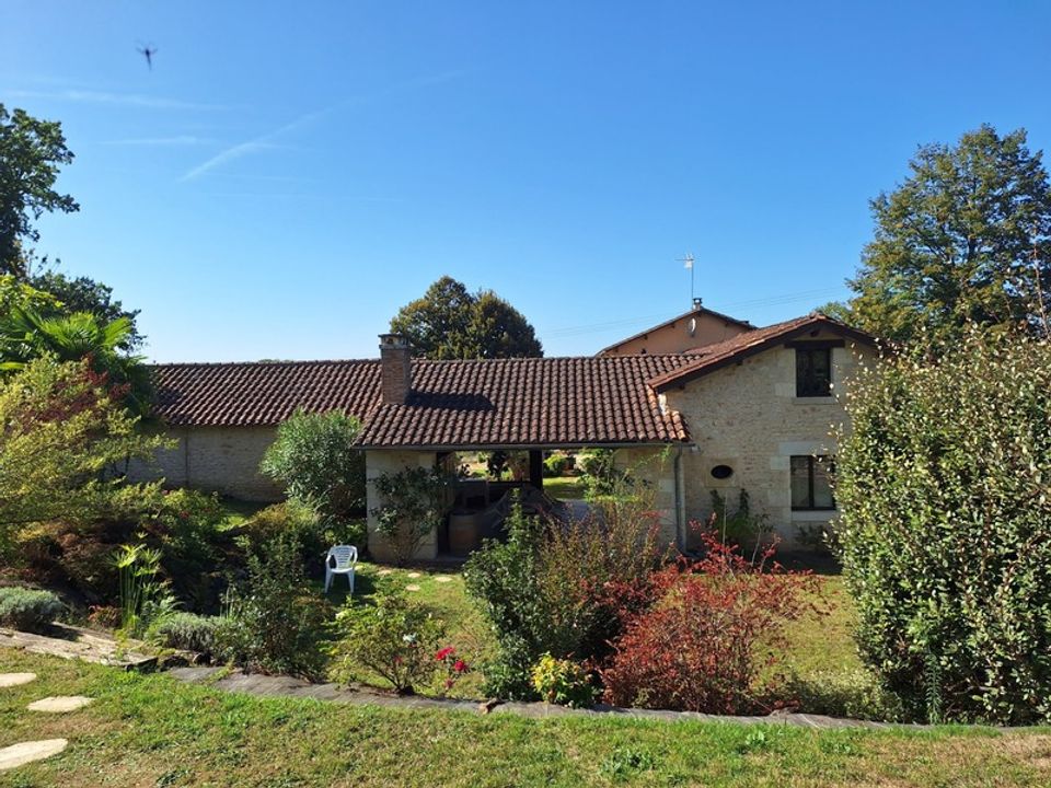 Gårdshus i Perigueux, Dordogne - bilde 1
