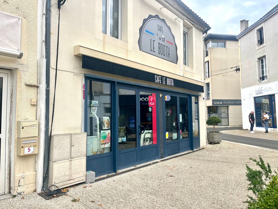 Erhvervsejendom i Lucon, Vendee - foto 1