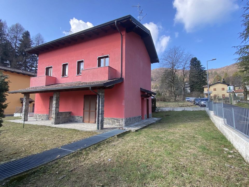 Villa i Alta Valle Intelvi, Como - foto 1