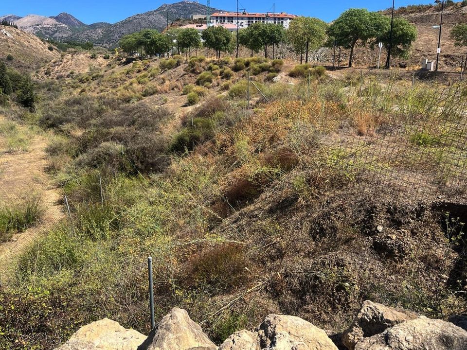 Helårsgrund i Fuengirola, Malaga - foto 4