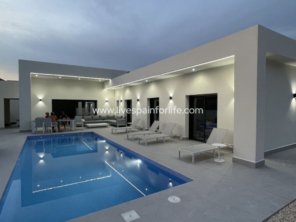 Landejendom i Pinoso, Alicante - foto 1