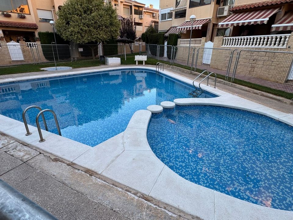 Rækkehus i San Vicente Del Raspeig, Alicante - foto 1