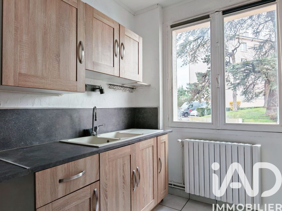 Lejlighed i Sathonay-Camp, Rhone - foto 2