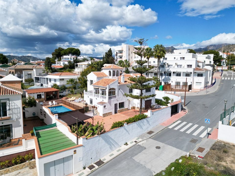 Villa i Nerja, Malaga - foto 1
