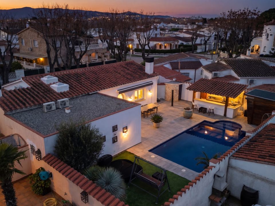 Villa i Empuriabrava, Gerona - foto 1