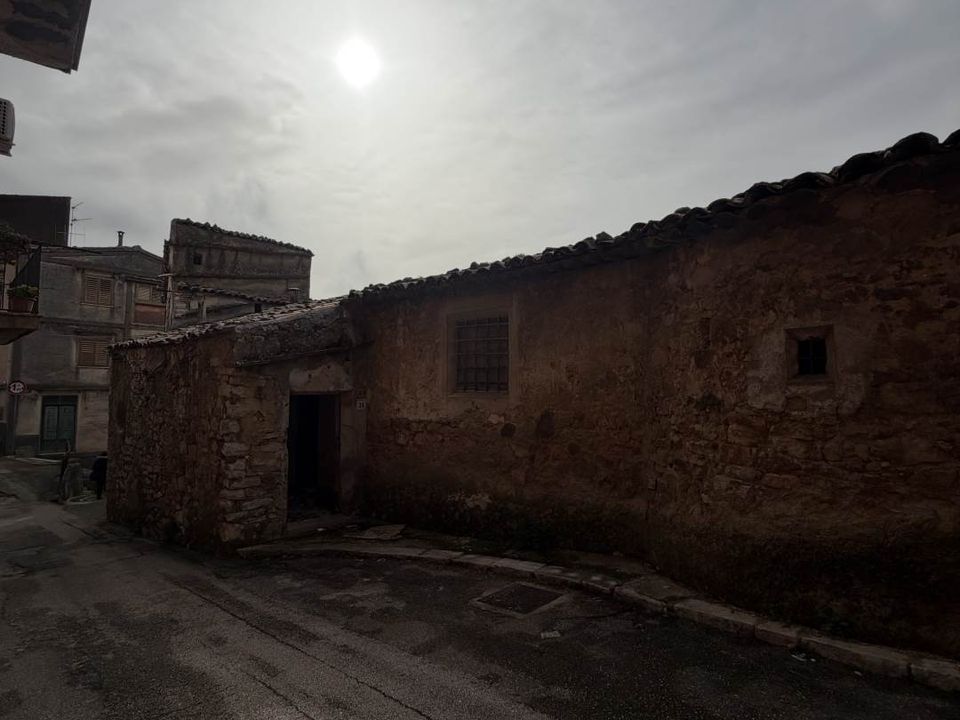 L'establiment comercial a Bisacquino, Palermo - foto 3