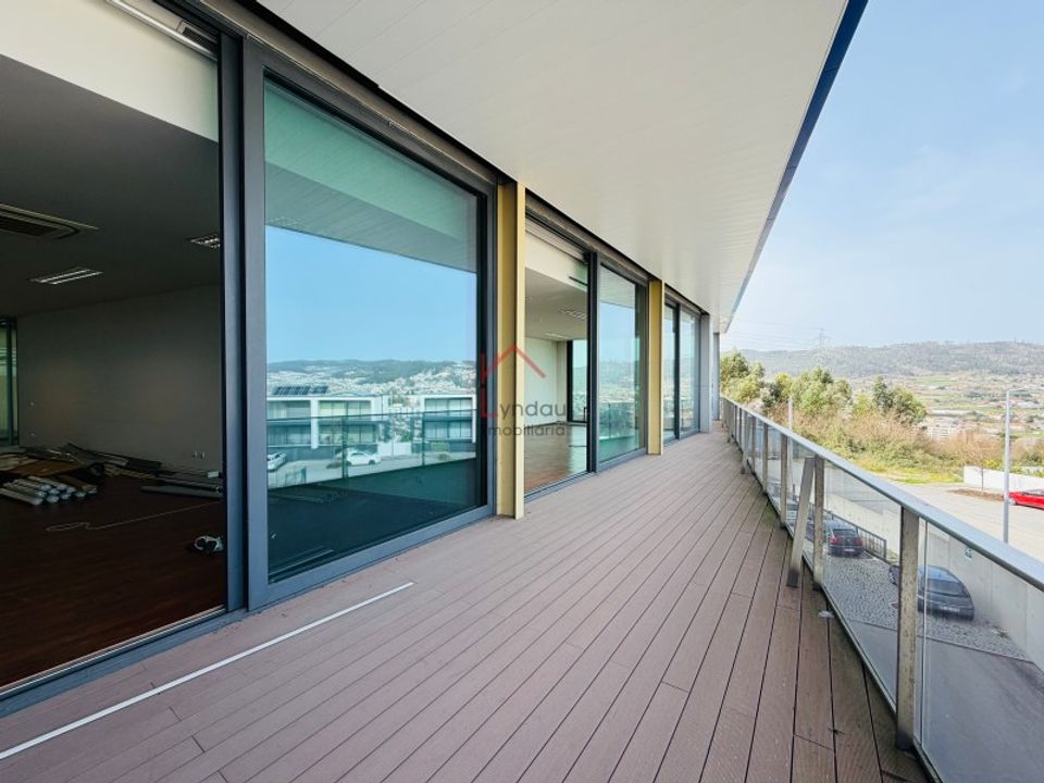 Commercial property in Joane, Braga - photo 1