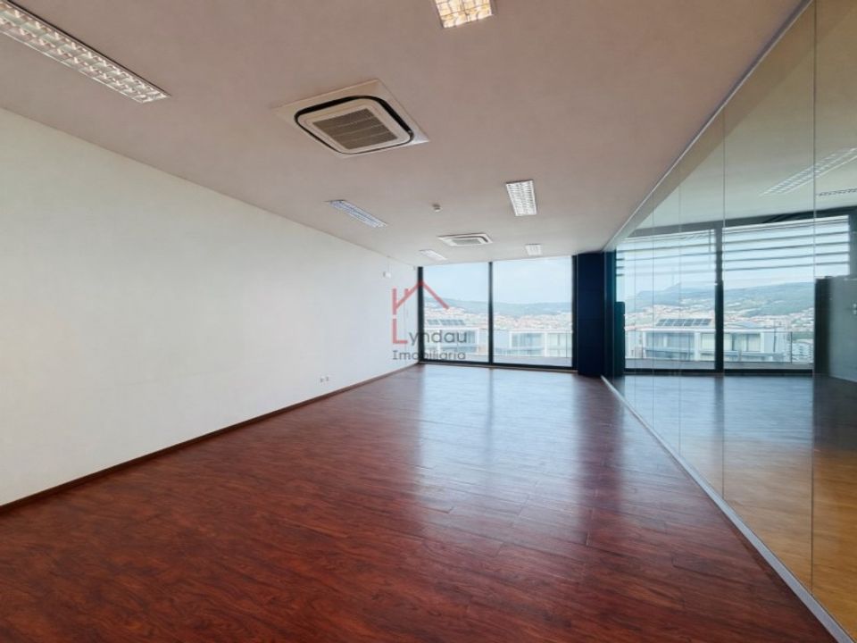 Commercial property in Joane, Braga - photo 2