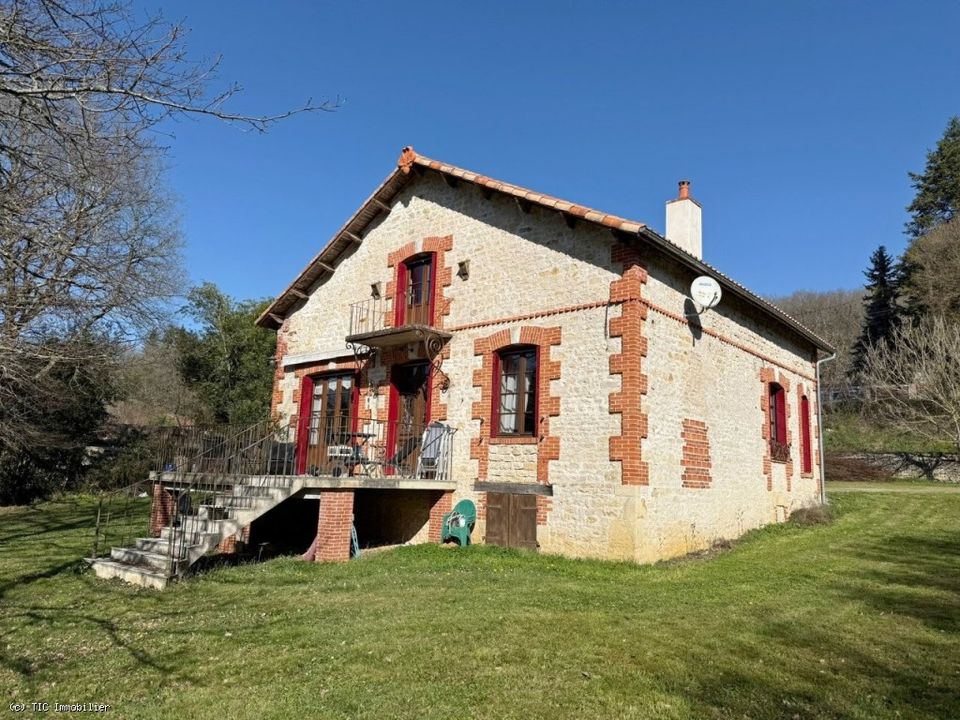Villa i Nanteuil-en-Vallee, Charente - foto 1