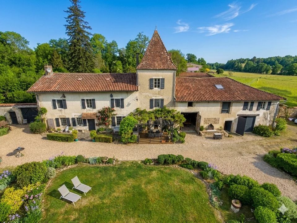 Villa i Montbron, Charente - foto 1