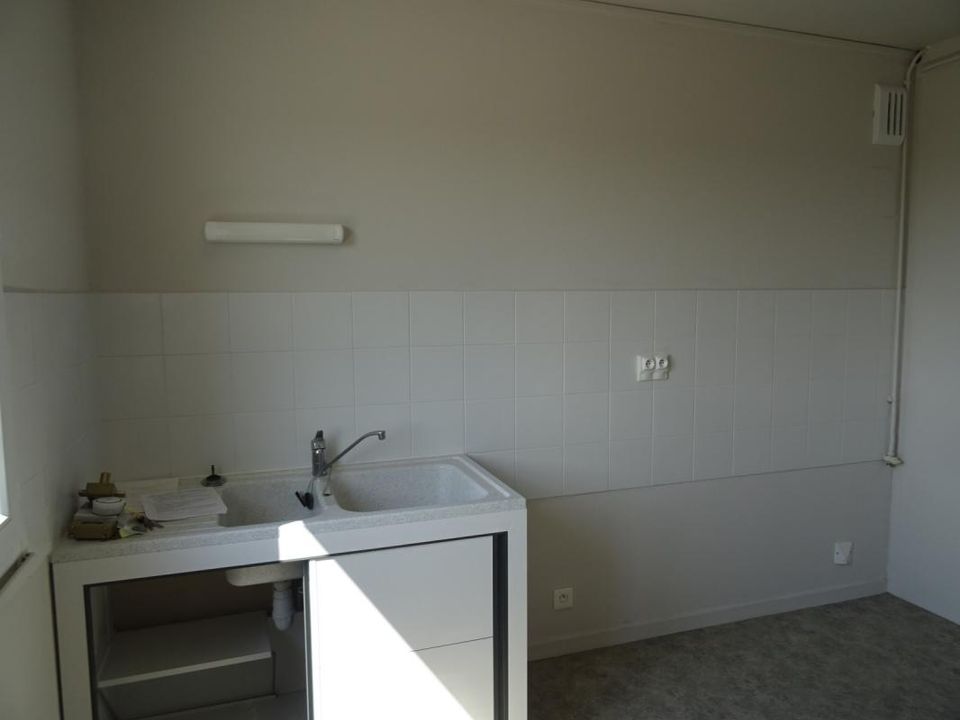 Apartment in Avallon, Yonne - photo 1