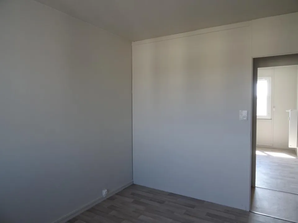 Apartment in Avallon, Yonne - photo 3