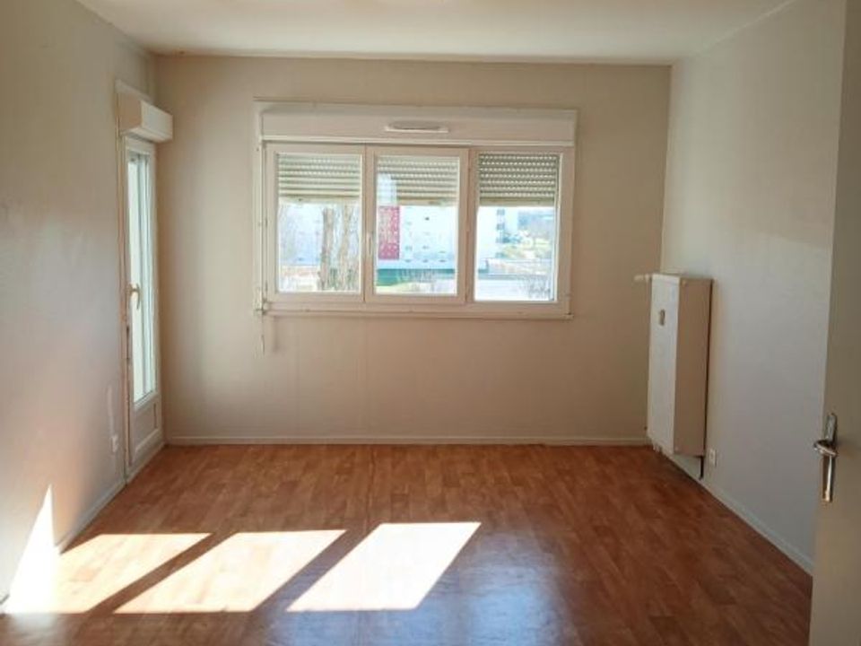 Apartment in Avallon, Yonne - photo 2