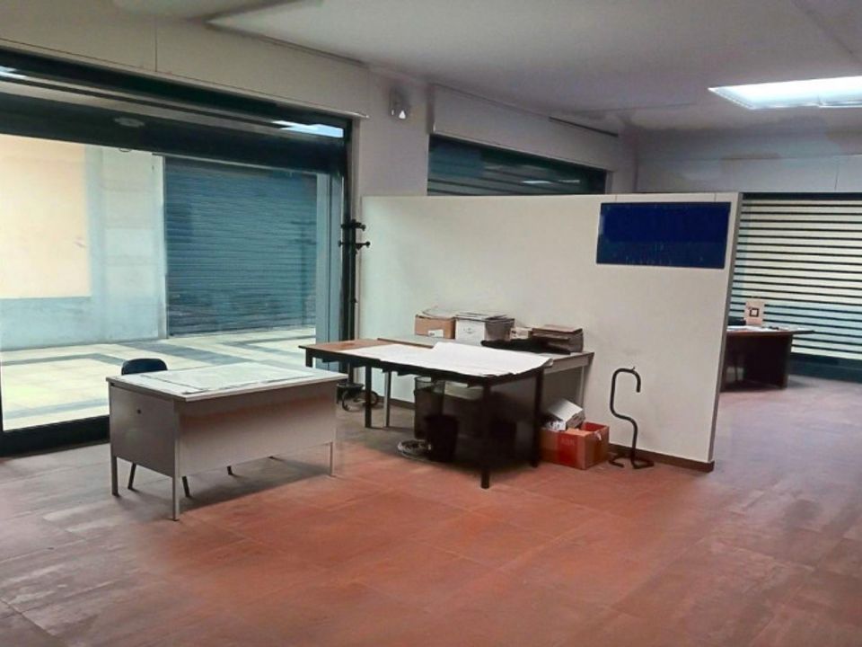 L'establiment comercial a Rivoli, Turin - foto 2