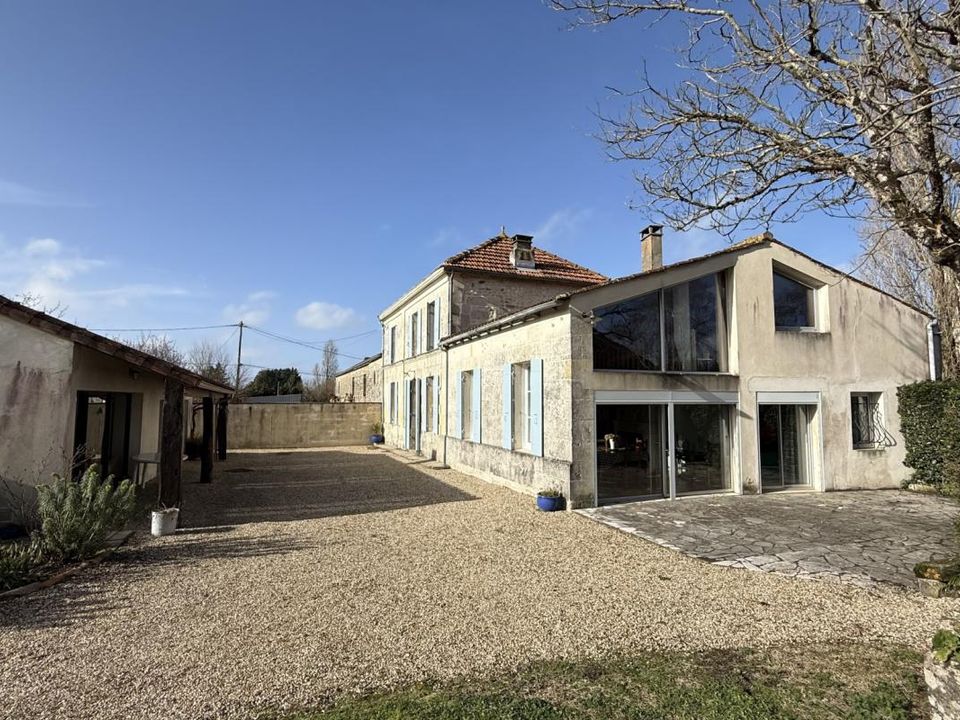 Landejendom i Brie-sous-Mortagne, Charente-Maritime - foto 2