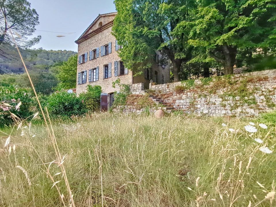 Villa i Saint-Cezaire-sur-Siagne, Alpes-Maritimes - foto 1