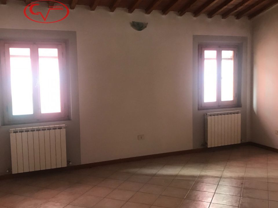 Lejlighed i San Giovanni Valdarno, Arezzo - foto 2