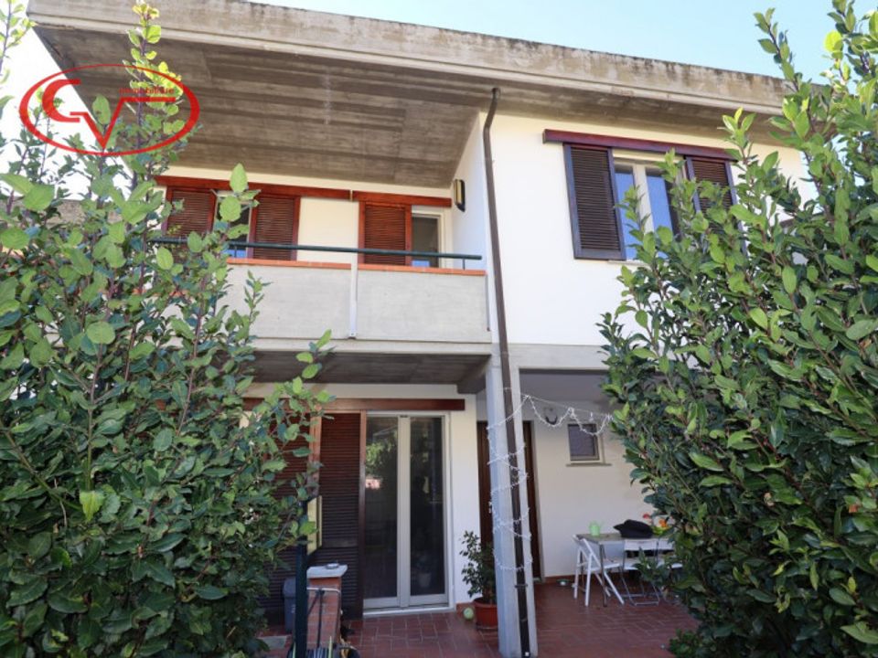 Rækkehus i Loro Ciuffenna, Arezzo - foto 1