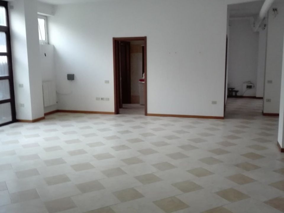 Erhvervsejendom i Milan, Milan - foto 3