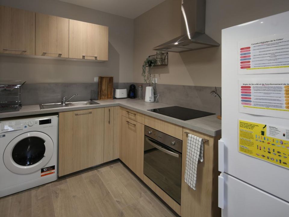 Apartment in Villeurbanne, Rhone - photo 3